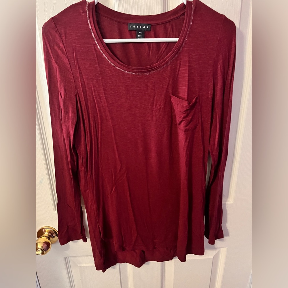 Thin flowy long sleeve with chest pocket